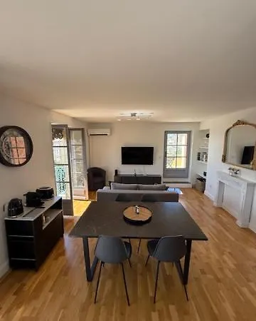 Victor Hugo Apartment *